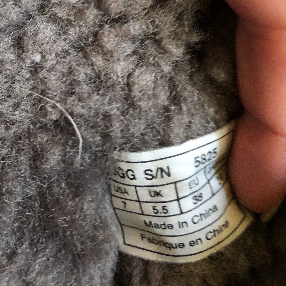 uggs - Picture 3 of 3